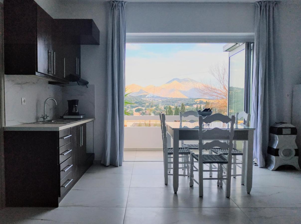 Suite Of Light Rooms Perama  外观 照片