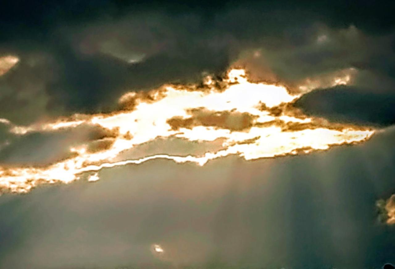 Suite Of Light Rooms Perama  外观 照片